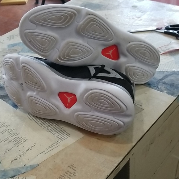 Sneakers - Picture 3 of 4